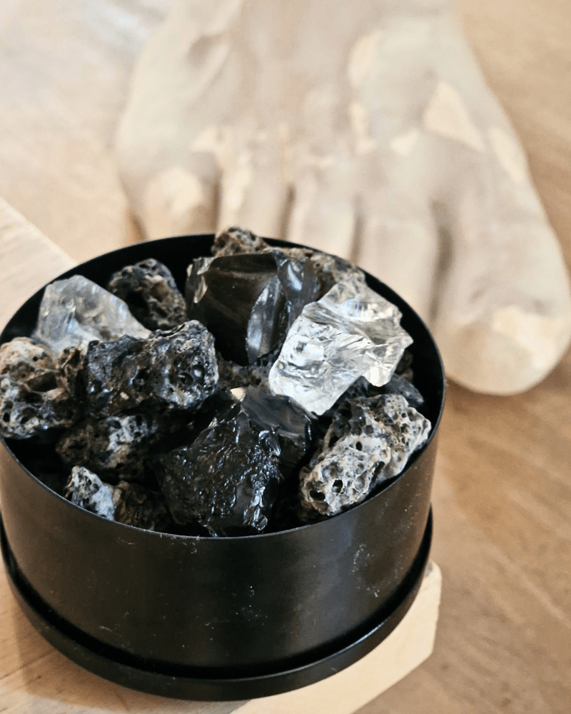 pot pourri roches volcaniques, cristal de roche et obsidienne en vente chez Jeudi bougies