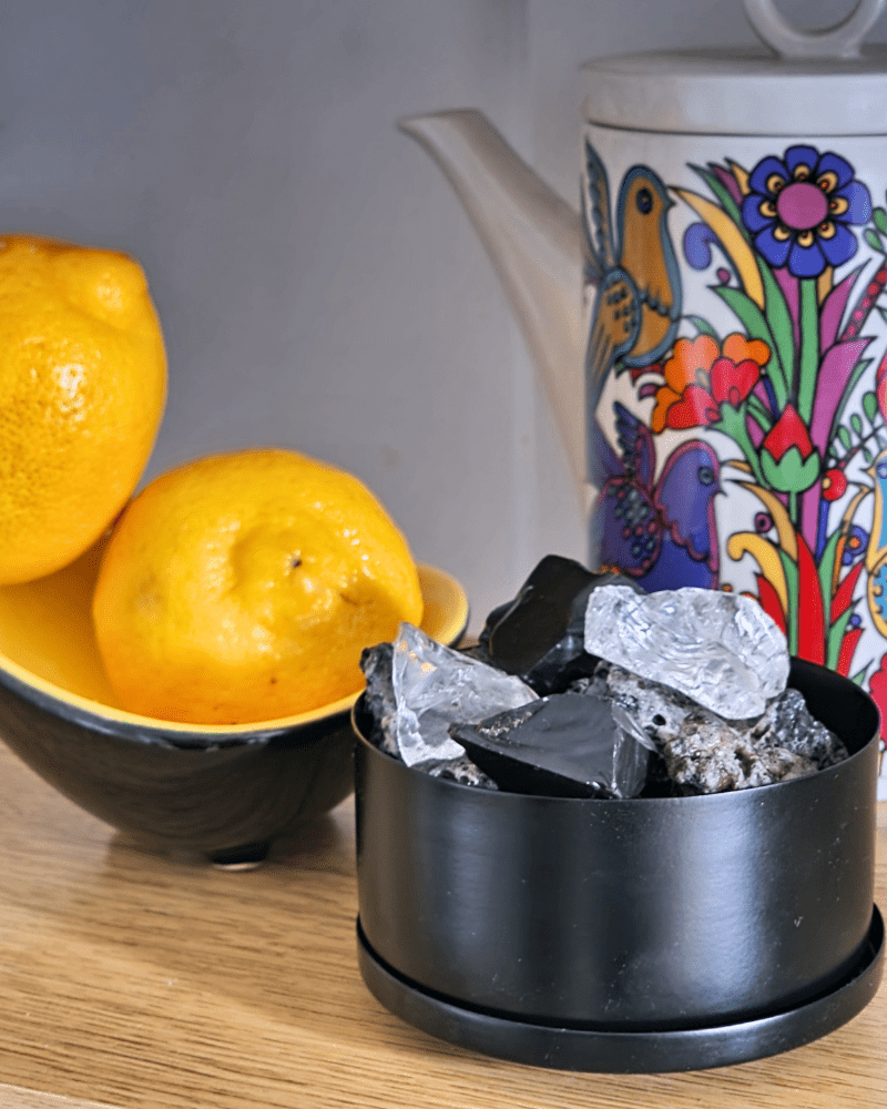 pot pourri roches volcaniques, cristal de roche et obsidienne en vente chez Jeudi bougies